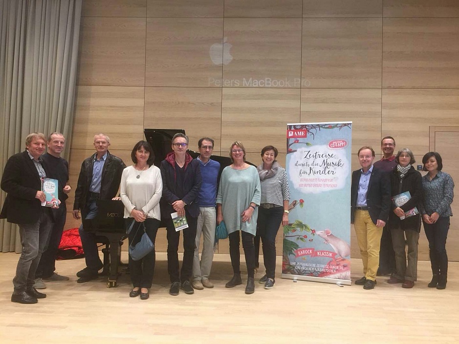 Presentation of the AME Book „Zeitreise durch die Musik“ at the FAZIOLI piano Center in Wels. 