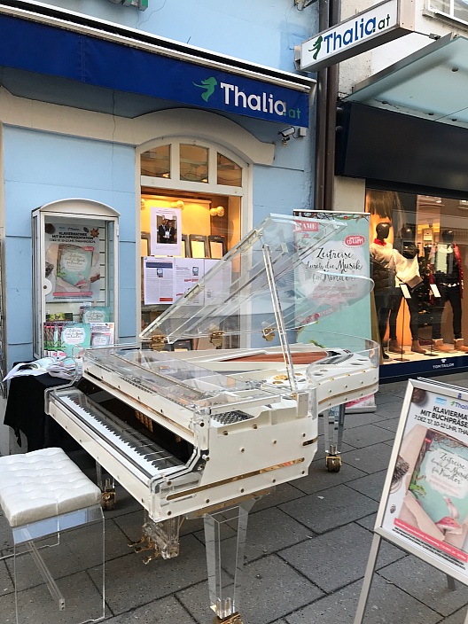 Piano matinée mit book presentaion